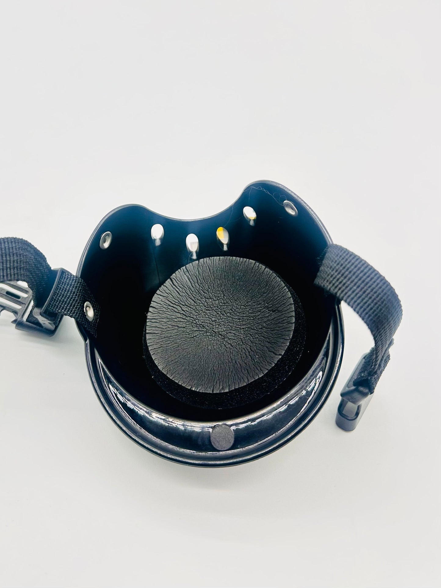 ワンちゃん用ヘルメット耳が出ないタイプ「安全第一」 下