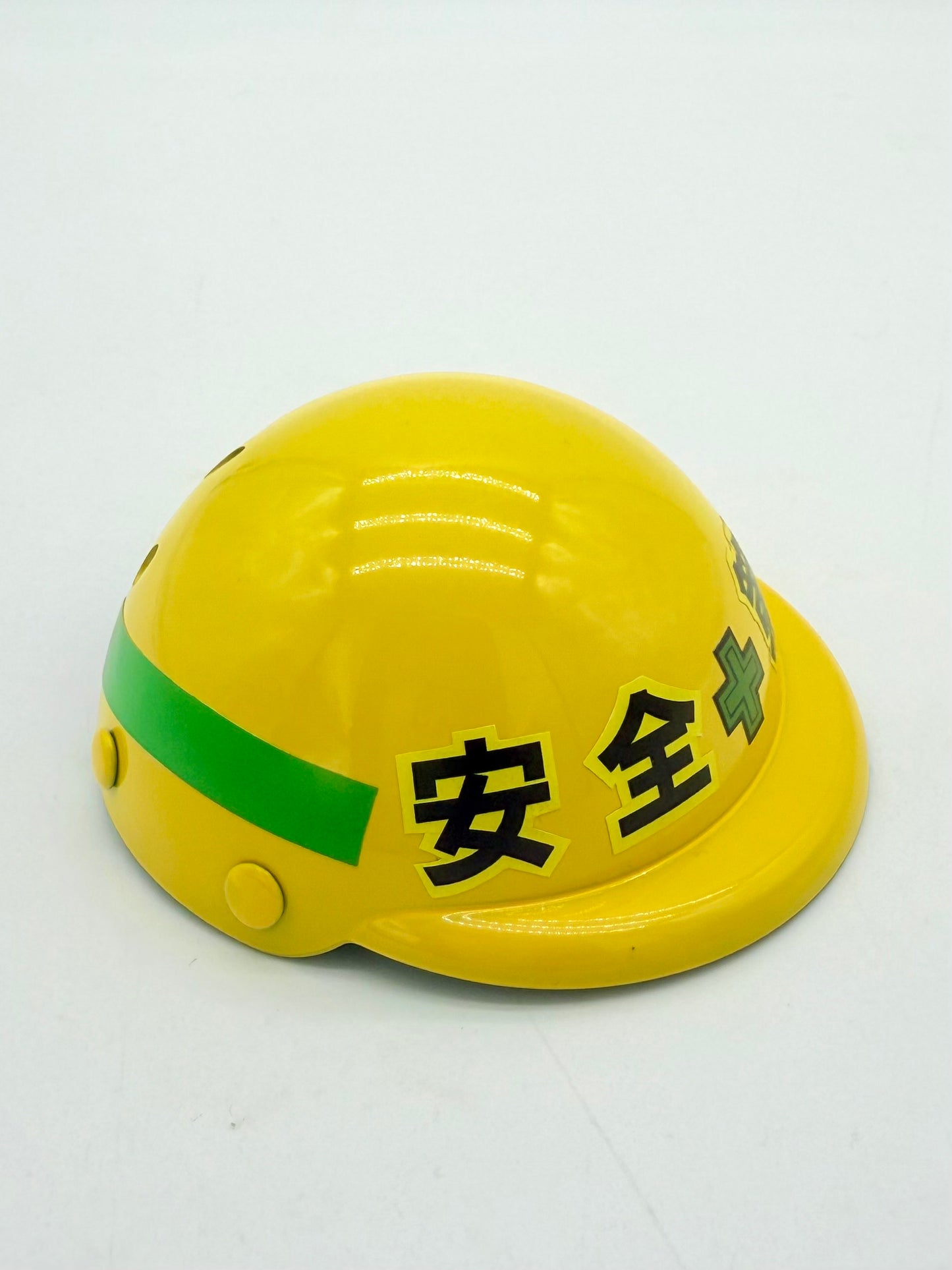 ワンちゃん用ヘルメット耳が出ないタイプ「安全第一」 右