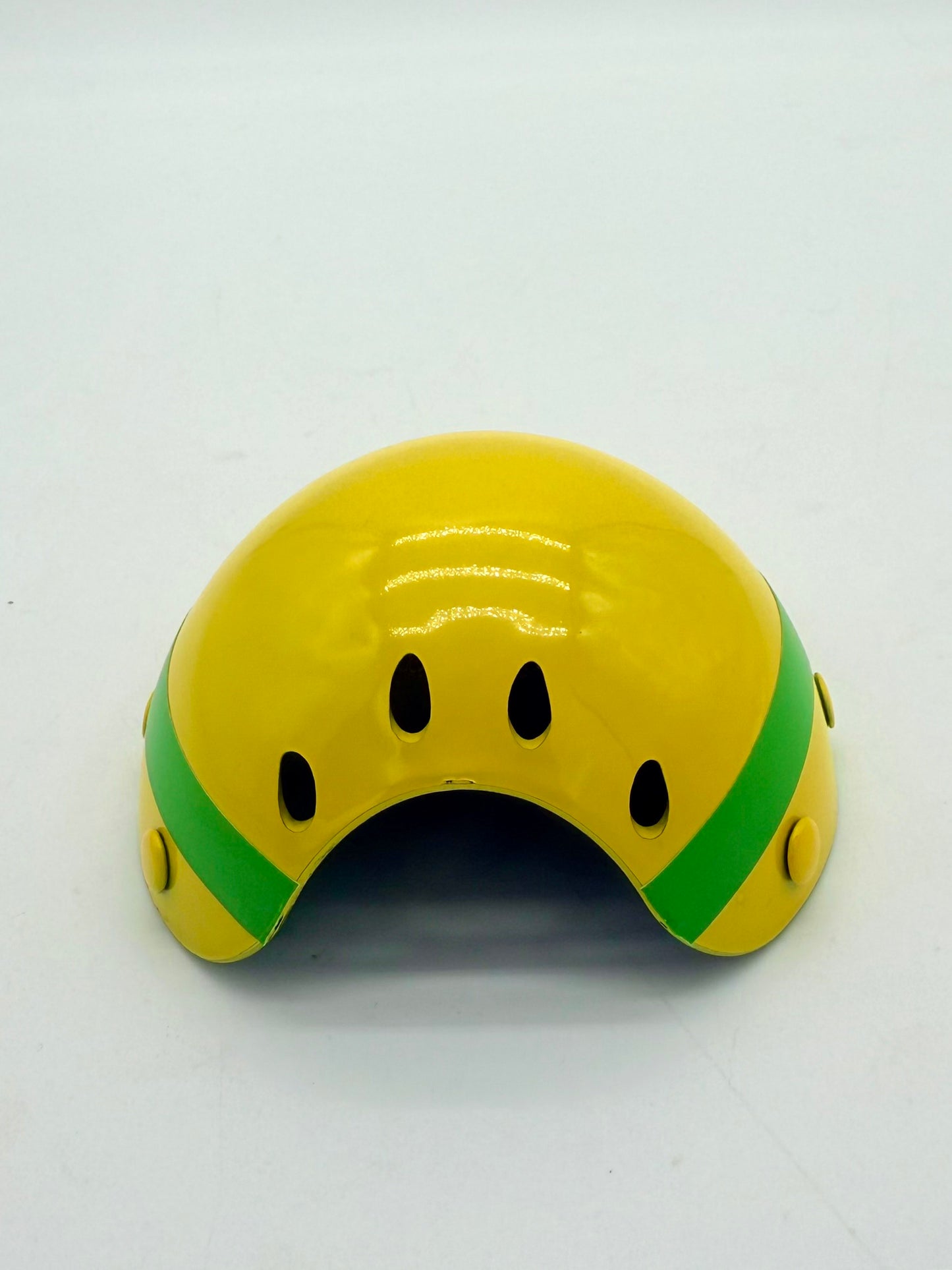 ワンちゃん用ヘルメット耳が出ないタイプ「安全第一」 後ろ